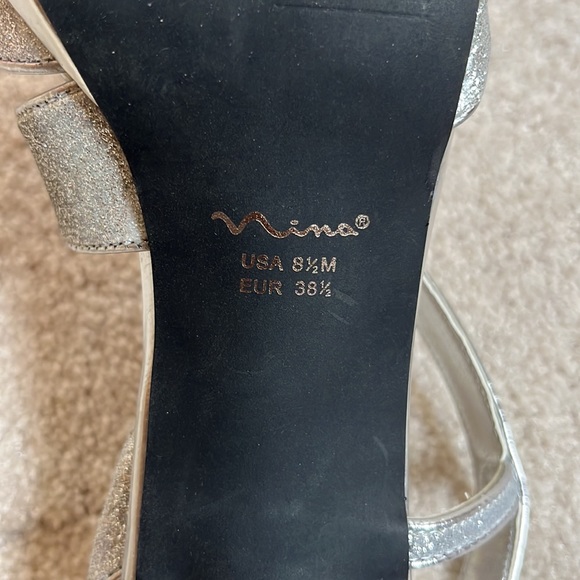 Silver heels - Picture 3 of 5